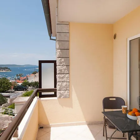 Molo Mare 2 * Hvar Town